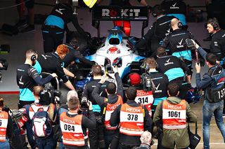 Illustration for article titled Williams FW42, thronged